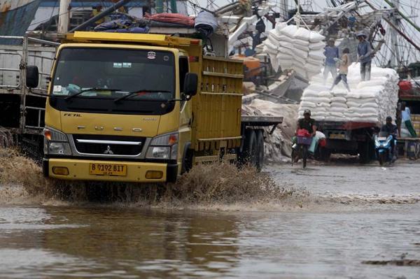 Wisatawan Ogah Mampir ke Pelabuhan Sunda Kelapa karena Banjir Rob