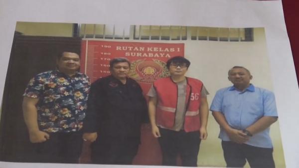 Ronald Tannur di awal kedatangannya di Rutan Kelas I Surabaya. (Foto: Rahmat Ilayasan).