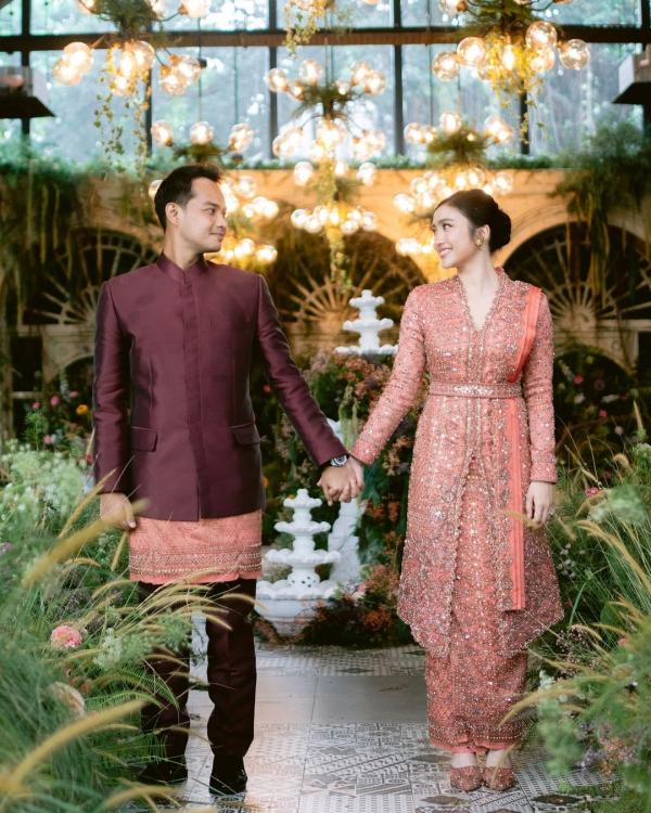 Prosesi lamaran Febby Rastanty dan Drajad Djumantara. (Foto: Instagram)