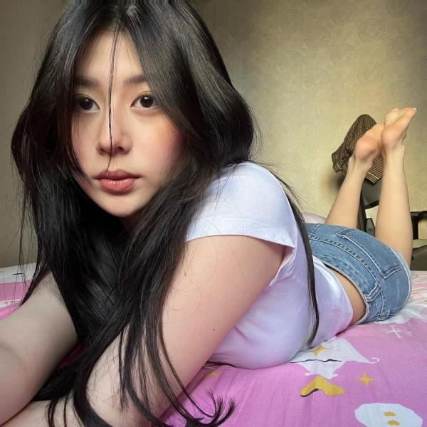 Lydia Onic Selfie Lydia Onic selfie di kamar. (Foto: Instagram)