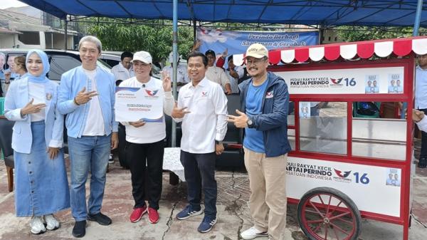 Partai Perindo Bagikan Santunan dan Gerobak UMKM di Kota Bogor