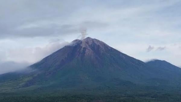 Gunung Semeru 6 Kali Erupsi Beruntun Hari Ini, Status Level II Waspada