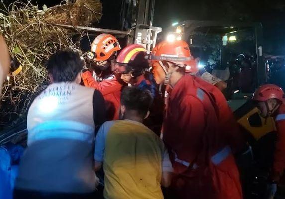 Kronologi Pohon Tumbang Timpa 3 Mobil di Malang Tewaskan Suami Istri, 3 Luka-Luka