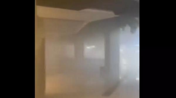 Pakuwon Mall Jogja dipenuhi asap Pakuwon Mall Jogja, Condongcatur, Depok, Sleman dipenuhi asap saat kebakaran, Rabu (4/12/2024) sore. (Foto: Instagram).