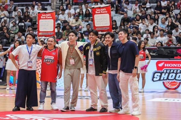 Figur Publik di Honda DBL Sejumlah figur publik yang turut menyemarakkan Honda DBL Jakarta di Indonesia Arena, GBK, Jumat (6/12/2024). (Foto: iNews Media Group/Aldhi Chandra Setiawan).
