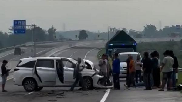 Ini Dugaan Penyebab Kecelakaan Avanza vs Bus Tewaskan Pelatih Persewangi di Tol Pasuruan-Probolinggo