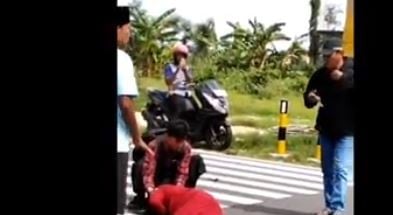 Kecelakaan Maut di Sampang, Emak-Emak Tewas Ditabrak Truk