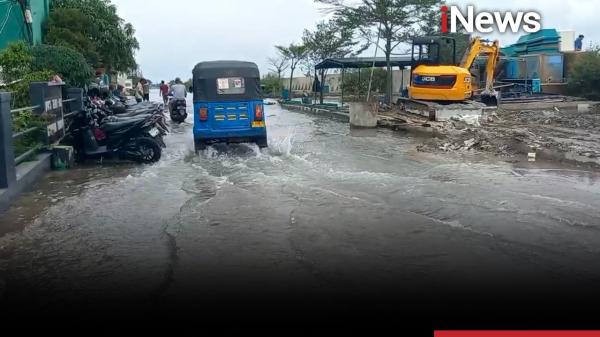 Situasi Terkini Banjir Rob di Pelabuhan Muara Baru, Air Makin Tinggi