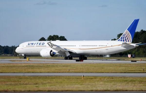 Nekat! Penumpang Gelap Tewas Naik Pesawat United Airlines di Kompartemen Roda