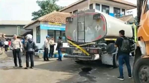 Polres Cimahi Selidiki Tumpahan Cairan Kimia, Sopir Truk Tangki Berstatus Wajib Lapor