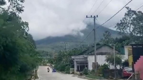 Viral Pengusaha Bakso Malang Perbaiki Jalan Desa, Sudah 15 Tahun Rusak