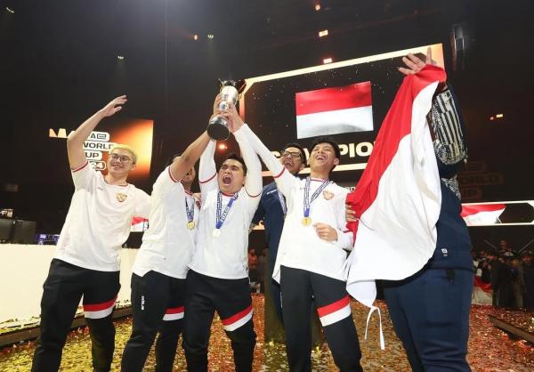 Timnas Esports Indonesia menjadi juara Piala Dunia eFootball 2024. (Foto: PSSI)