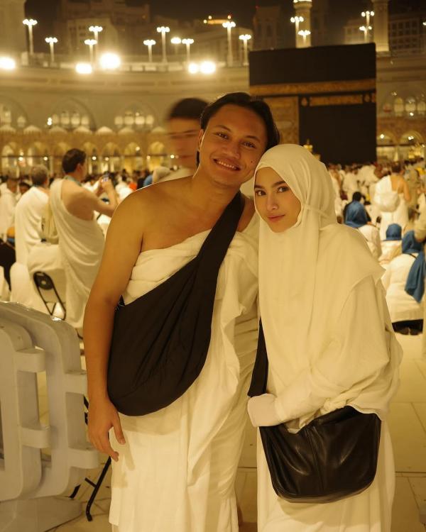 Mahalini berhijab saat Umrah di Tanah Suci. (Foto: Instagram)