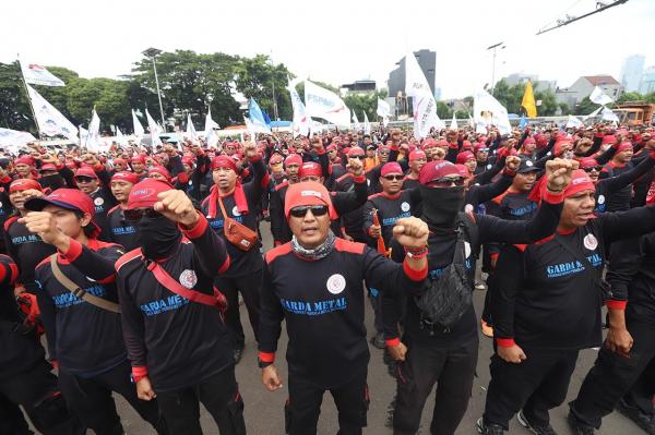 Buruh Tagih Janji Prabowo Hapus Sistem Outsourcing
