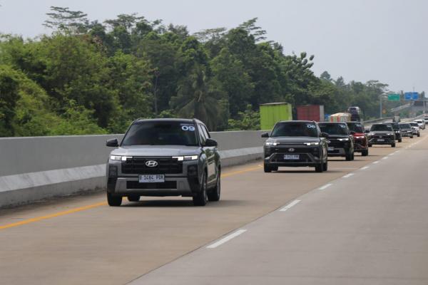Hyundai Creta di jalan tol tetap nyaman. (Foto: SM Said)