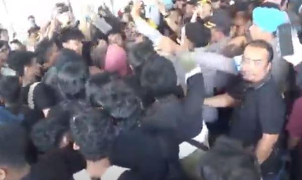 Demo Mahasiswa Soroti Kepemimpinan Prabowo-Gibran di DPRD Tegal Ricuh