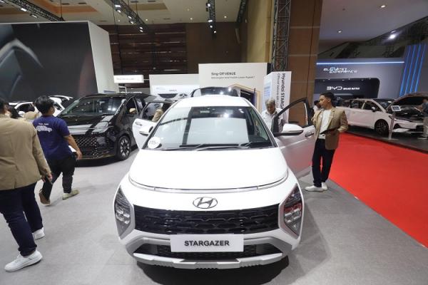 Hyundai Stargazer Hyundai STARGAZER, bintang keluarga yang digenapi dengan fitur Hyundai SmartSense yang lebih canggih dan lengkap. (Foto: iNews Media Group/Aldhi Chandra Setiawan)