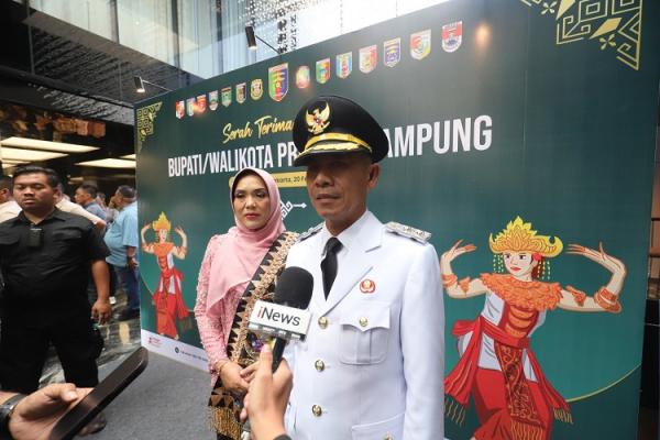 Wabup Lampung Utara Pelantikan Wakil Bupati Lampung Utara Romli. (Foto: iNews Media Group/Aldhi Chandra Setiawan)