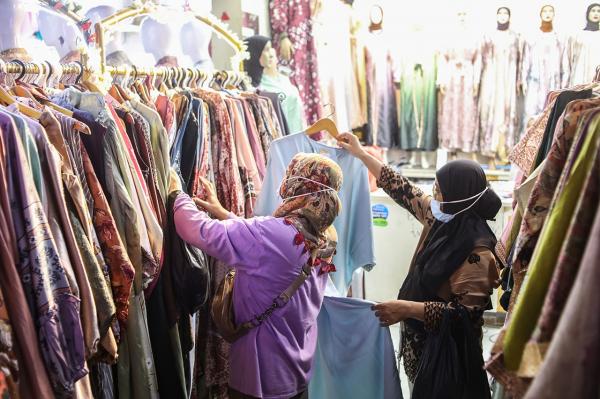 9 Tempat Belanja Baju Murah di Jakarta yang Bikin Dompet Tak Jebol tapi Tetap Fashionable!