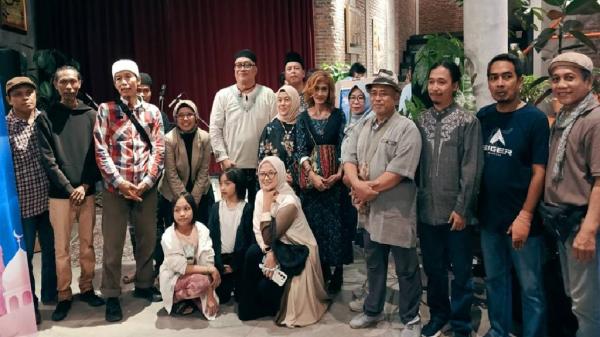 Para pelukis di pameran seni lukis Islam sambut Ramadhan 2025. (Foto: Istimewa)