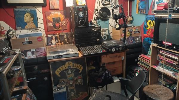 Salah satu lapak di Kampoeng Gallery Salah satu lapak di Kampoeng Gallery (foto: iNews.id/Reza Fajri)