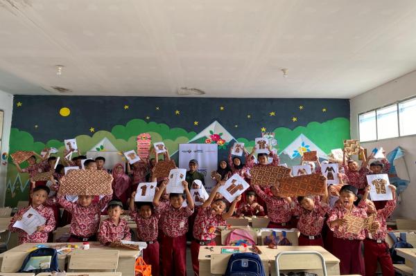 MNC Peduli dan MNC Land menggelar kegiatan literasi di SDN 02 Pangarakan Srogol, Kecamatan Cigombong, Kabupaten Bogor, Jumat (14/3/2025). (Foto: MNC Media)