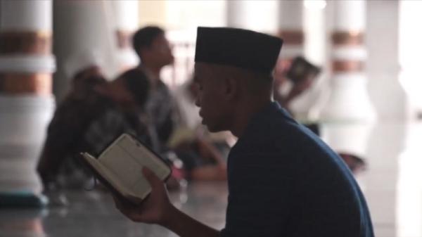Muslim Kegiatan jamaah di Masjid Raya Baiturahman, Banda Aceh. (Foto: Syukri Syarifuddin).
