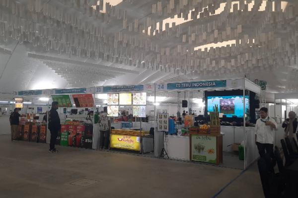 Tenan bazar UMKM di acara Ramadan Under the Dome PIK 2. (Foto: Ravie Wardani)