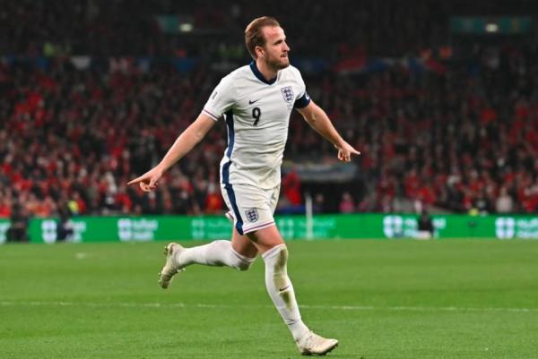 Kapten Timnas Inggris Harry Kane merayakan golnya ke gawang Albania pada Kualifikasi Piala Dunia 2026 zona Eropa di Wembley, London, Sabtu (22/3/2025) dini hari WIB. (Foto: UEFA.com)