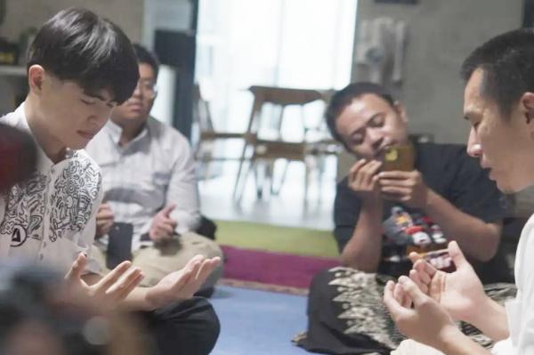 Steven Wongso memilih masuk Islam di bulan Ramadhan. (Foto: Instagram)