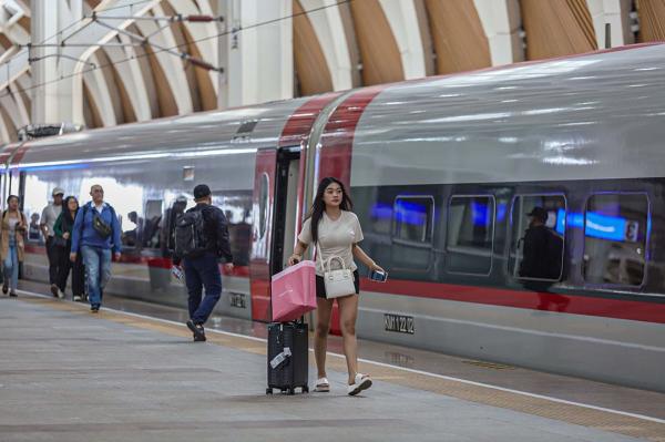 250.000 Tiket Kereta Cepat Whoosh Ludes Terjual pada Libur Lebaran, Ini Rute Favoritnya