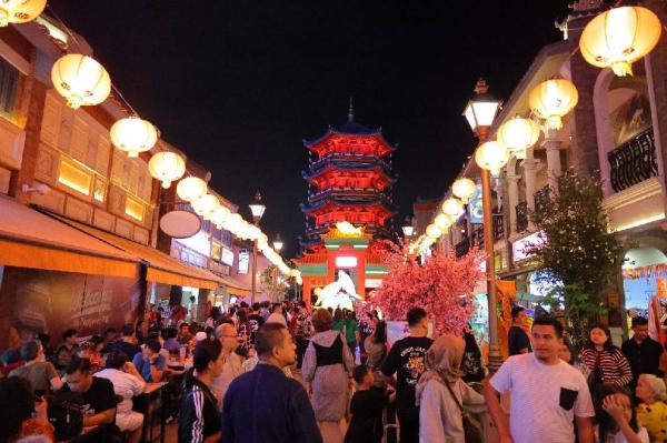 Pantjoran PIK Pantjoran PIK menjadi destinasi yang wajib dikunjungi saat libur Lebaran. (Foto: Istimewa)