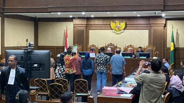 Juru Sita PN Surabaya Terima Uang Jajan Rp5 Juta dari Pengacara Ronald Tannur