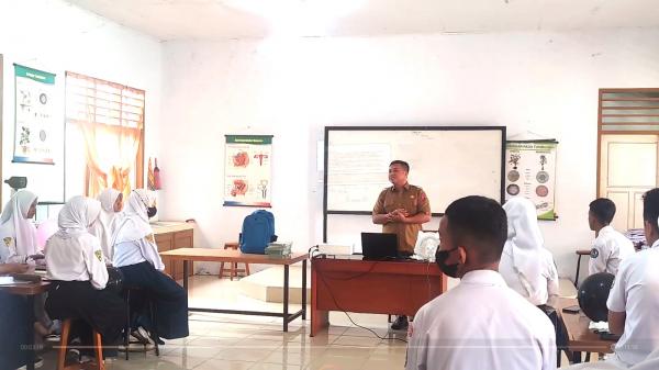 Agus Wumu berharap penyaluran tunjangan secara langsung ke rekening guru dapat dipertahankan. (Foto: istimewa)