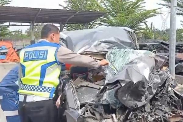Kronologi Kecelakaan Bus Rombongan Bonek, Mobil BR-V Melaju Lawan Arah di Tol Pekalongan