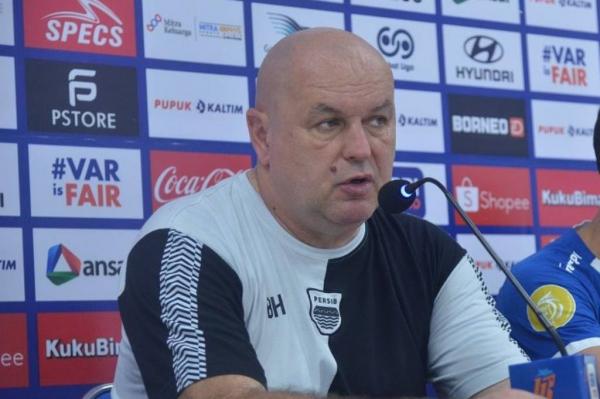 Liga 1 Diusulkan Pakai 11 Pemain Asing, Pelatih Persib Beri Peringatan Keras ke Pilar Lokal