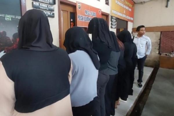 7 Karyawati Cantik Tilep Duit Restoran di Jambi, Dipakai Melancong ke Bali Bersama Kekasih