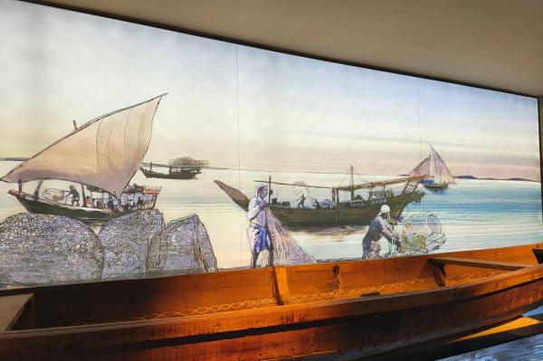 Salah satu instalasi di Al Shindagha Museum yang menunjukkan Dubai masa lalu sebagai desa nelayan yang mengandalkan mutiara dan ikan sebagai sumber penghidupan. (iNews.id/Maria Christina Malau)
