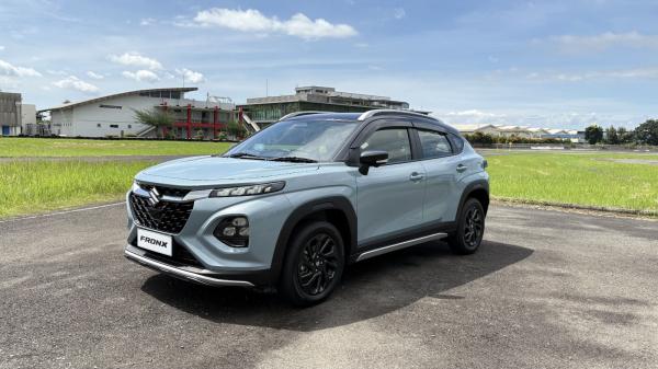 Mobil Suzuki Fronx Muhamad Fadli Ramadan)