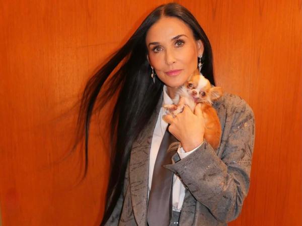Demi Moore dan anjing kesayangan. (Foto: Instagram)