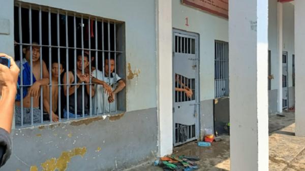 Gunakan 4 Kendaraan, 65 Narapidana Lapas Muara Beliti Dipindahkan ke Nusakambangan