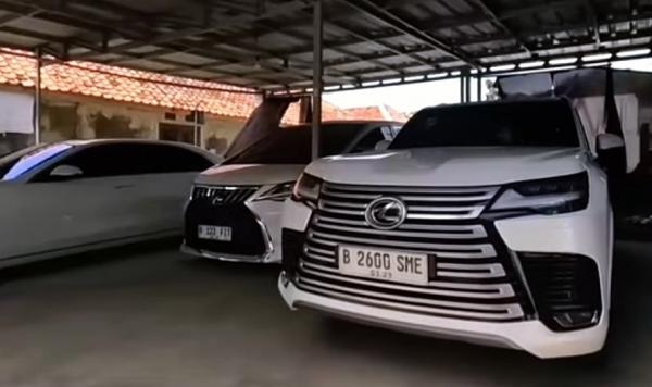 Koleksi Mobil