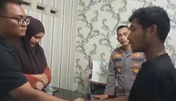 Jukir Liar Damai Pedagang dan juru parkir liar yang sempat terlibat keributan sepakat berdamai di kantor polisi Kabupaten Asahan. (Foto: iNews)