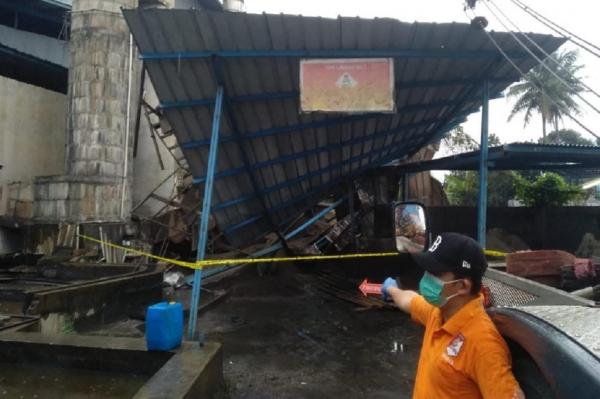 3 Pekerja Jatuh Tertimpa Bangunan Pabrik yang Roboh di Rancaekek, 1 Orang Tewas