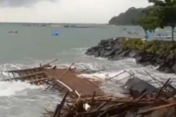 Badai Menerjang Pangandaran, BMKG Bandung: Waspada Cuaca Ekstrem 3 Hari ke Depan