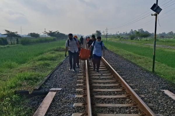 Tragis! Nenek di Tulungagung Tewas Tertabrak Kereta Api, Terlempar Sejauh 25 Meter