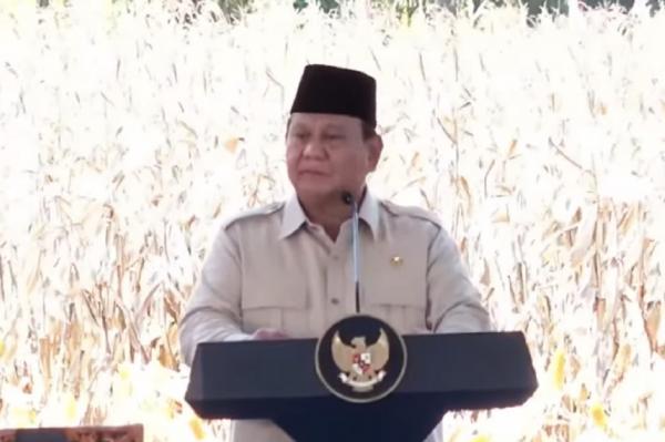 Prabowo Hadiri Panen Raya Jagung di Bengkayang Kalbar, Puji Capaian Kapolri