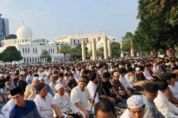 Ribuan Jemaah Padati Masjid Al Azhar Jaksel, Anies Baswedan Jadi Khatib Salat Iduladha