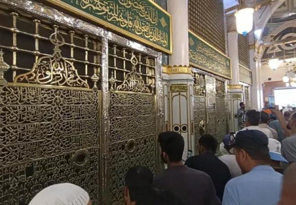 Makam Rasuallah SAW Raudah yang diyakini sebagai t Makam Rasuallah SAW Raudah yang diyakini sebagai taman surga (foto: iNews.id/Army)