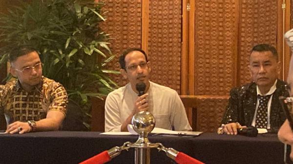 Nadiem dan Hotman Paris dalam konferensi pers, Sel Nadiem dan Hotman Paris dalam konferensi pers, Selasa (10/6/2025) terkait dugaan korupsi pengadaan laptop. (foto: iNews.id/Fiqri)